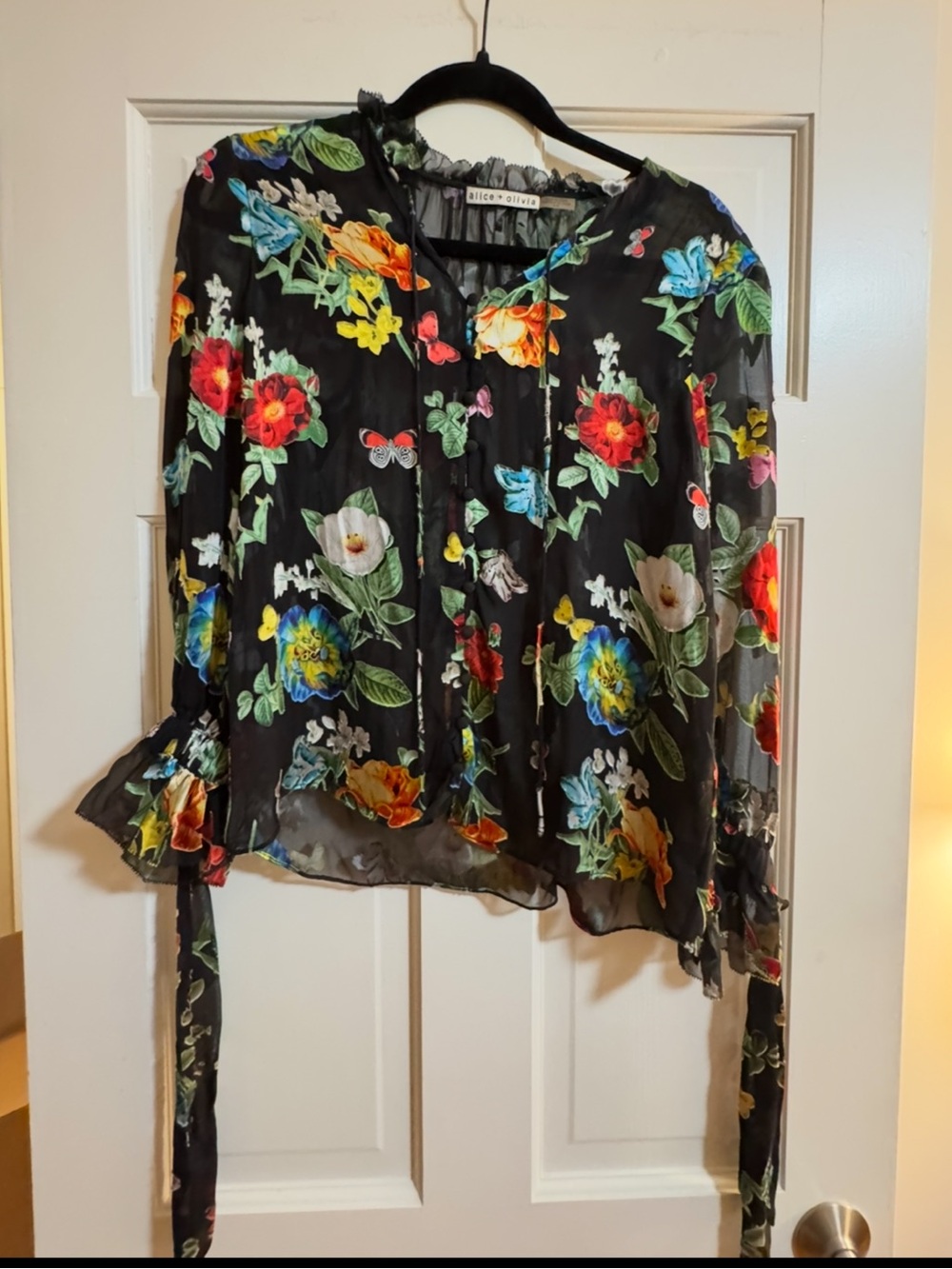 Alice and Olivia Julius Blouse - Picture 7 of 8
